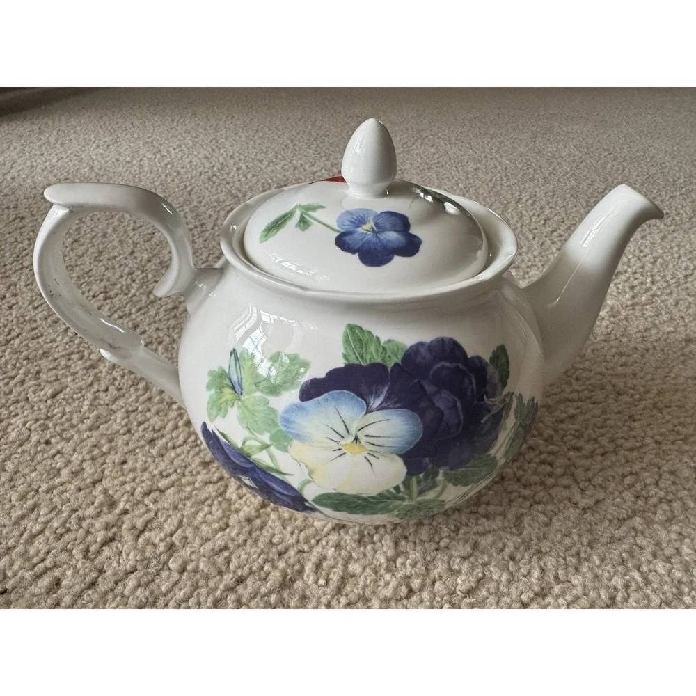 Whittard of Chelsea Amaranta Teapot Fine Bone China Red Poppy /‎ Pansy England